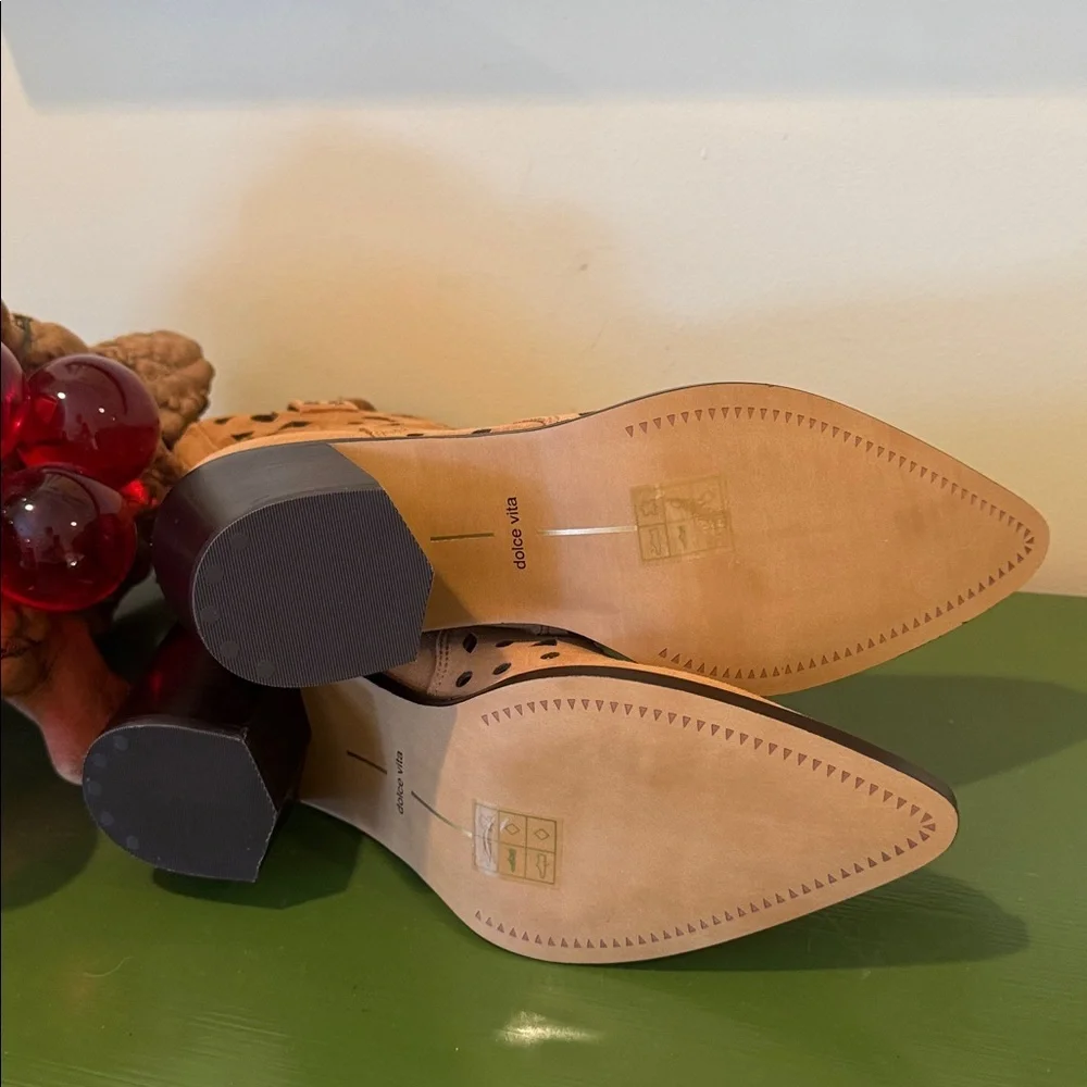 Dolce Vita 🎉Hp🎉NWOT tan bootie’s - Picture 5 of 8